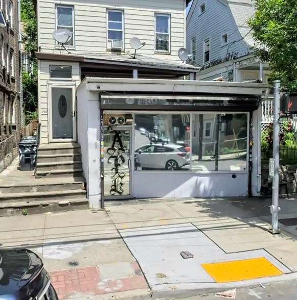 140 Mclean Ave, Yonkers, NY à louer - Photo de l’immeuble – Image 1 sur 2