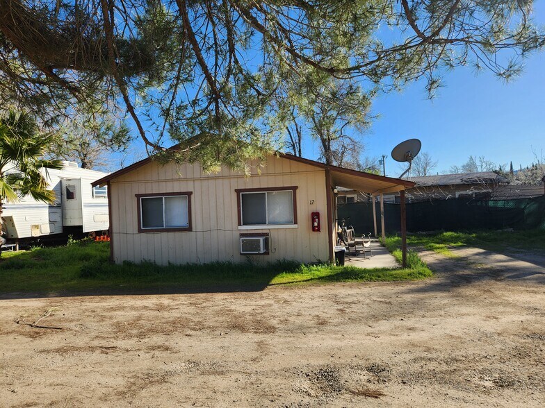 5725 Old Highway 53, Clearlake, CA à vendre - Photo de l’immeuble – Image 2 sur 8
