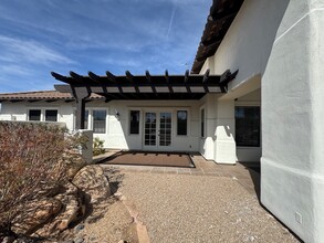 16927 E Saguaro Blvd, Fountain Hills, AZ à louer Photo de l’immeuble– Image 2 sur 11