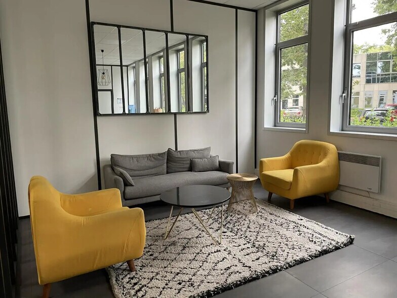 Bureau dans Éragny à louer - Photo de l’immeuble – Image 3 sur 18
