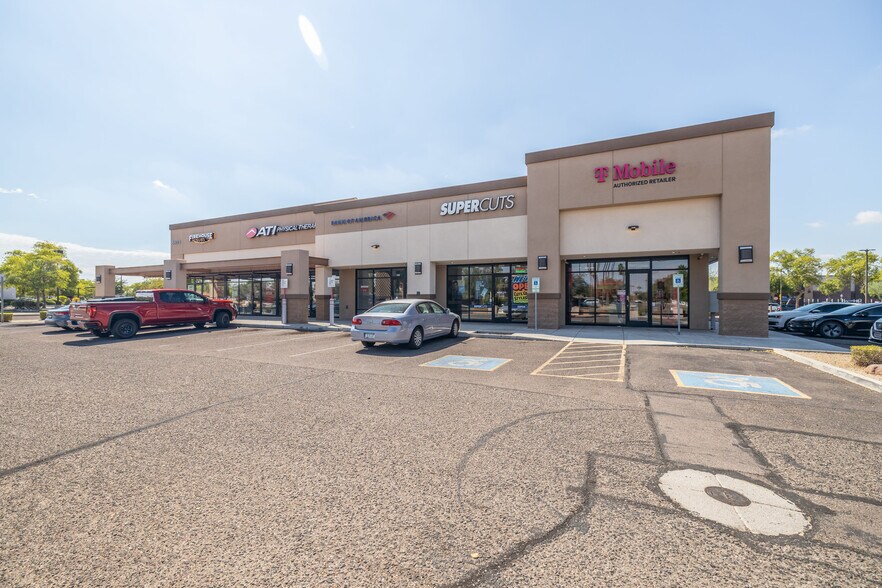 5803 W Northern Ave, Glendale, AZ à louer - Photo de l’immeuble – Image 2 sur 8