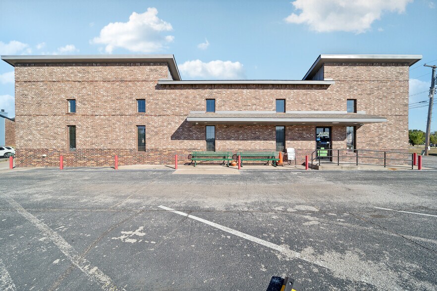 508 E A St, Jenks, OK à vendre - Photo de l’immeuble – Image 3 sur 9