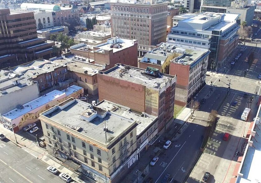 Weber Ave Portfolio portefeuille de 3 biens à vendre sur LoopNet.fr - Photo de l’immeuble – Image 3 sur 22