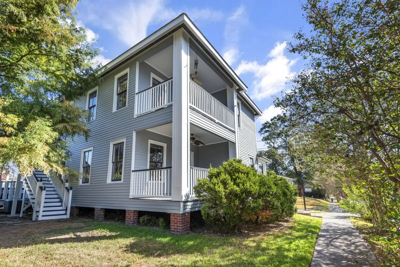 533 Europe St, Baton Rouge, LA à louer Photo de l’immeuble– Image 1 sur 16