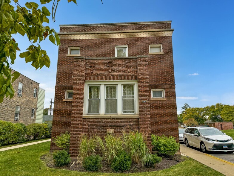 1900 Harvey Ave, Berwyn, IL à vendre - Photo de l’immeuble – Image 3 sur 12