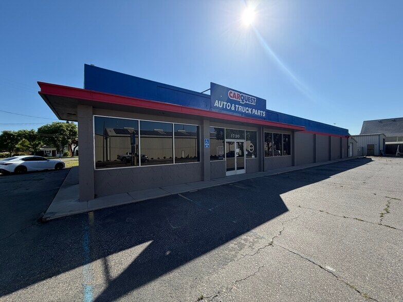 1730-1755 Jackson Ave, Escalon, CA à vendre - Photo de l’immeuble – Image 1 sur 7
