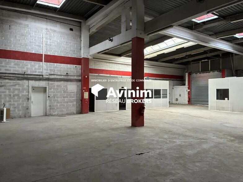 Industriel/Logistique dans Vitrolles à louer - Photo de l’immeuble – Image 1 sur 9
