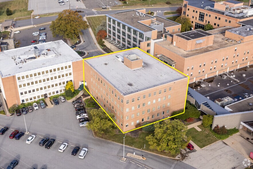 30 Medical Plz, Upland, PA à vendre - Photo de l’immeuble – Image 1 sur 26