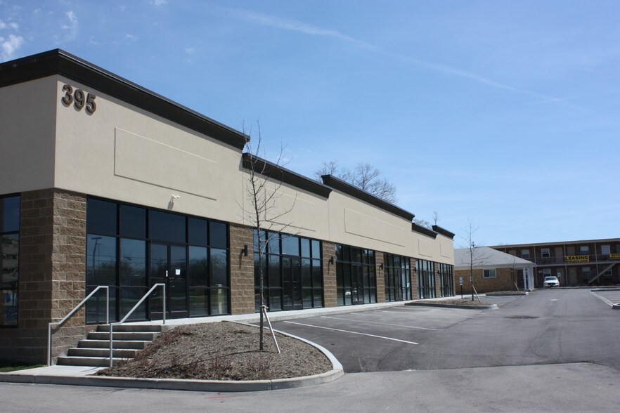 395 Elaine Dr, Lexington, KY à louer - Photo de l’immeuble – Image 1 sur 9