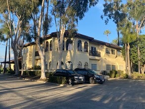 4091 Riverside, Chino, CA à louer Photo de l’immeuble– Image 1 sur 5