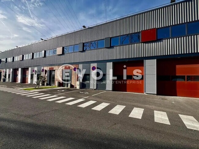 Plus de détails pour Bureau, Local d'activités à louer