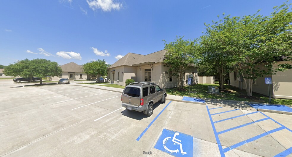 4311 Bluebonnet Rd, Baton Rouge, LA à louer - Photo de l’immeuble – Image 2 sur 13