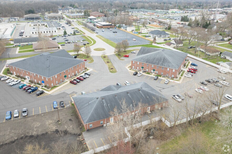 3231 Central Park W, Toledo, OH à louer - Photo de l’immeuble – Image 2 sur 7