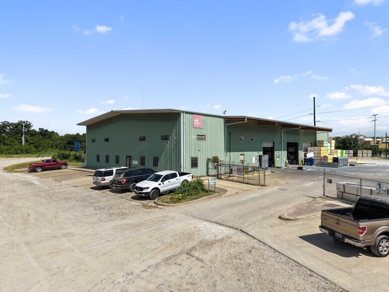 1707 Graham Rd, College Station, TX à vendre - Photo de l’immeuble – Image 3 sur 18