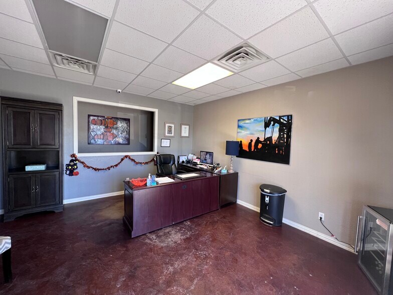 2741 E Pearl St, Odessa, TX à louer - Photo de l’immeuble – Image 2 sur 10