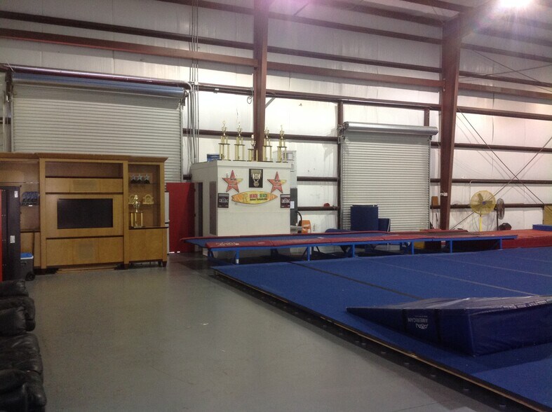 9050 16th Pl, Vero Beach, FL à louer - Photo intérieure – Image 3 sur 14