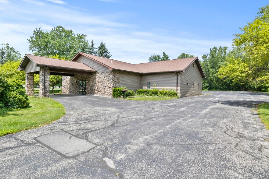 2099 River Rd, Niagara Falls, NY à vendre - Photo de l’immeuble – Image 3 sur 22