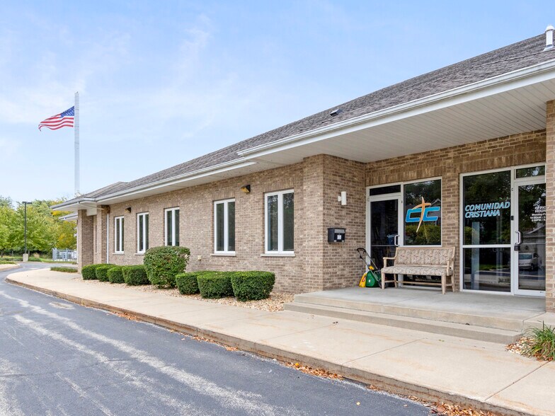 1002 129th Infantry Dr, Joliet, IL à vendre - Photo de l’immeuble – Image 3 sur 9