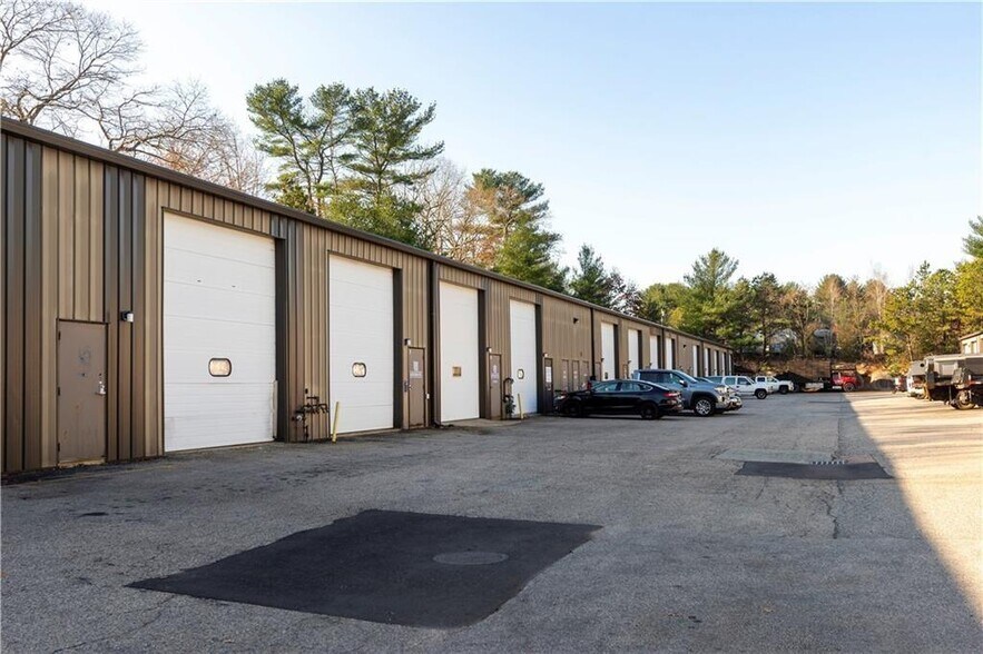 1010 Tiogue Ave, Coventry, RI à louer - Photo de l’immeuble – Image 2 sur 5