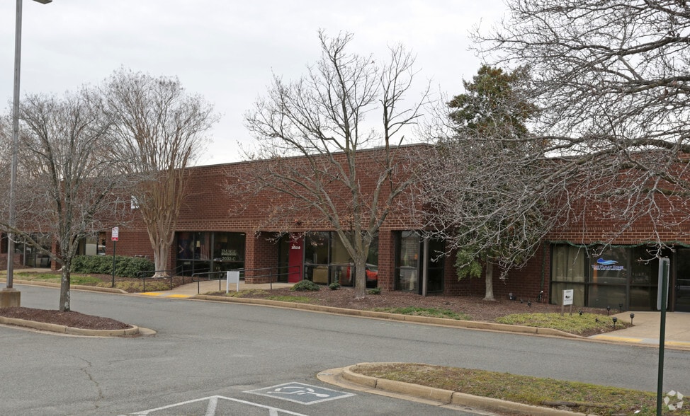 2034 Dabney Rd, Richmond, VA à louer - Photo principale – Image 1 sur 6