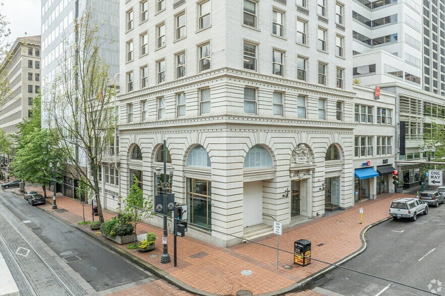 800-818 SW Broadway, Portland, OR à louer - Photo de l’immeuble – Image 3 sur 11