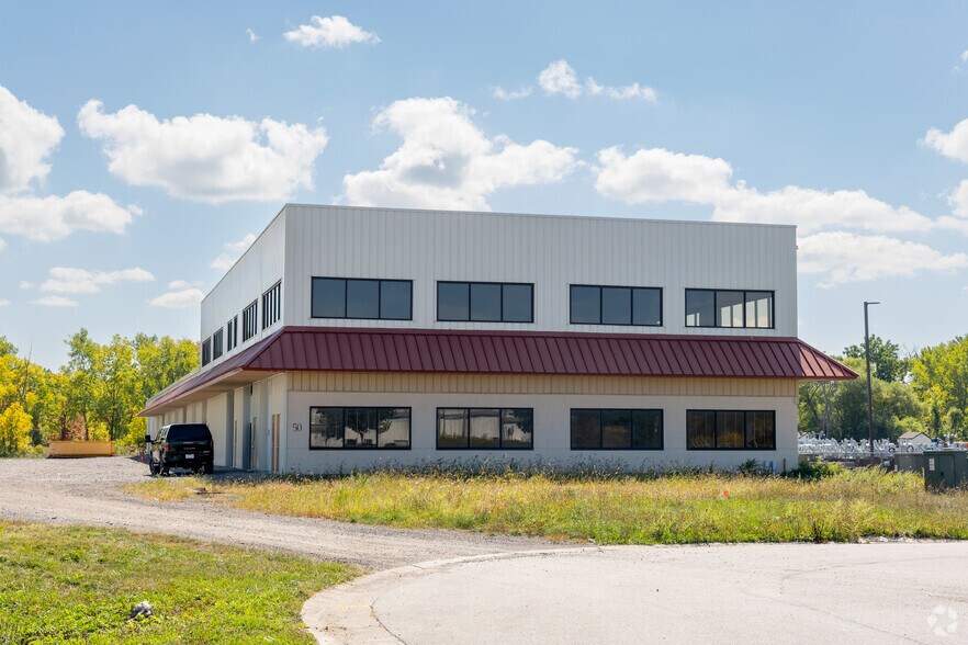 50 Airpark Dr, Rochester, NY à louer - Photo principale – Image 1 sur 7