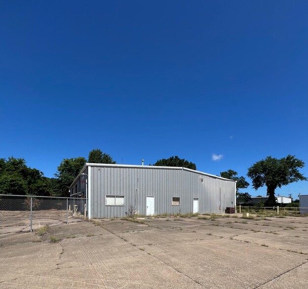 2300 US-259 BUS, Kilgore, TX à louer - Photo de l’immeuble – Image 2 sur 28