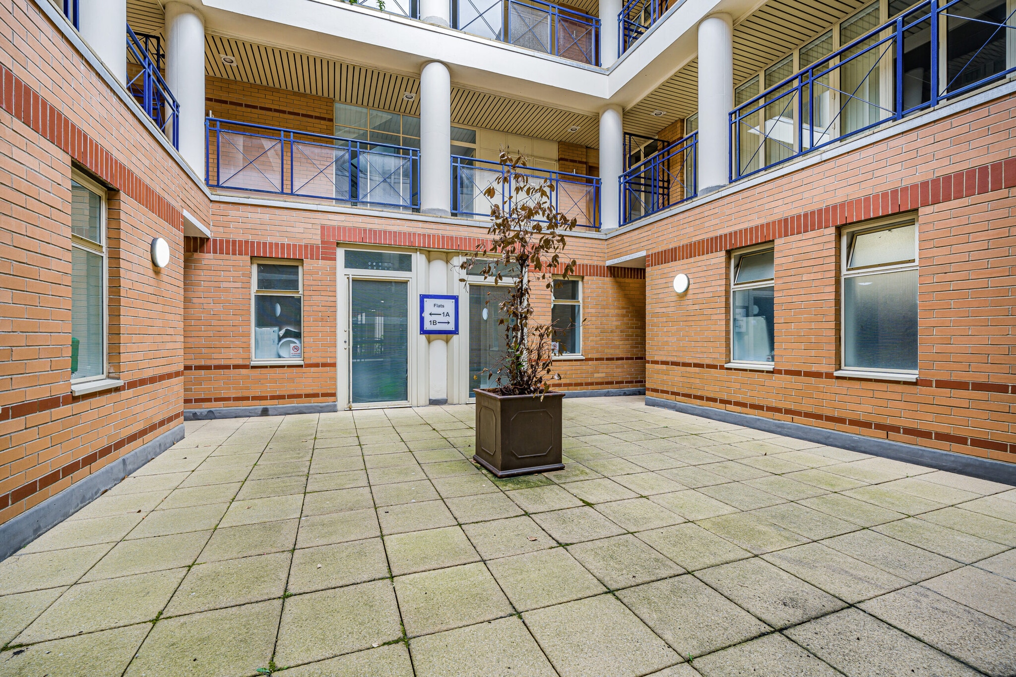 14 Arcadia Ave, Londres à louer Photo de l’immeuble– Image 1 sur 3