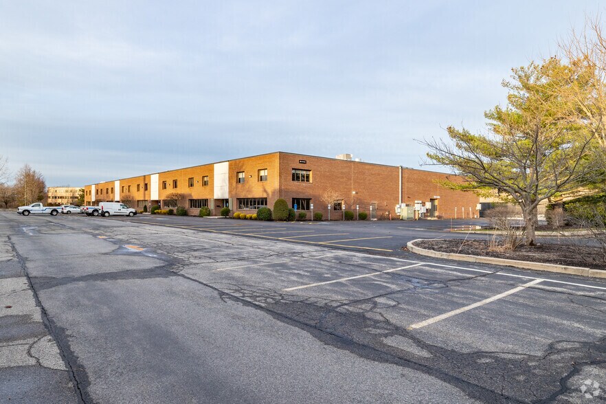 65 Shawmut Rd, Canton, MA à louer - Photo de l’immeuble – Image 2 sur 4