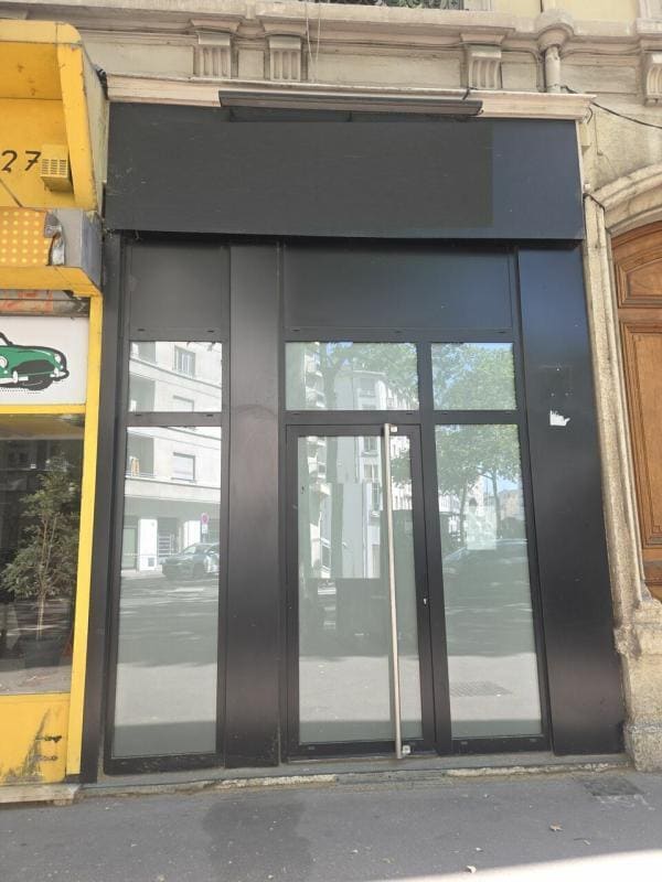 Plus de détails pour Local commercial à louer