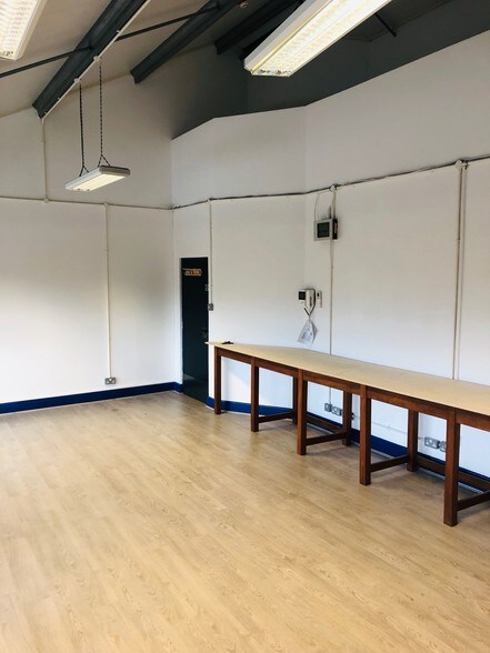 5 Conlan St, Londres à louer - Photo de l’immeuble – Image 3 sur 22