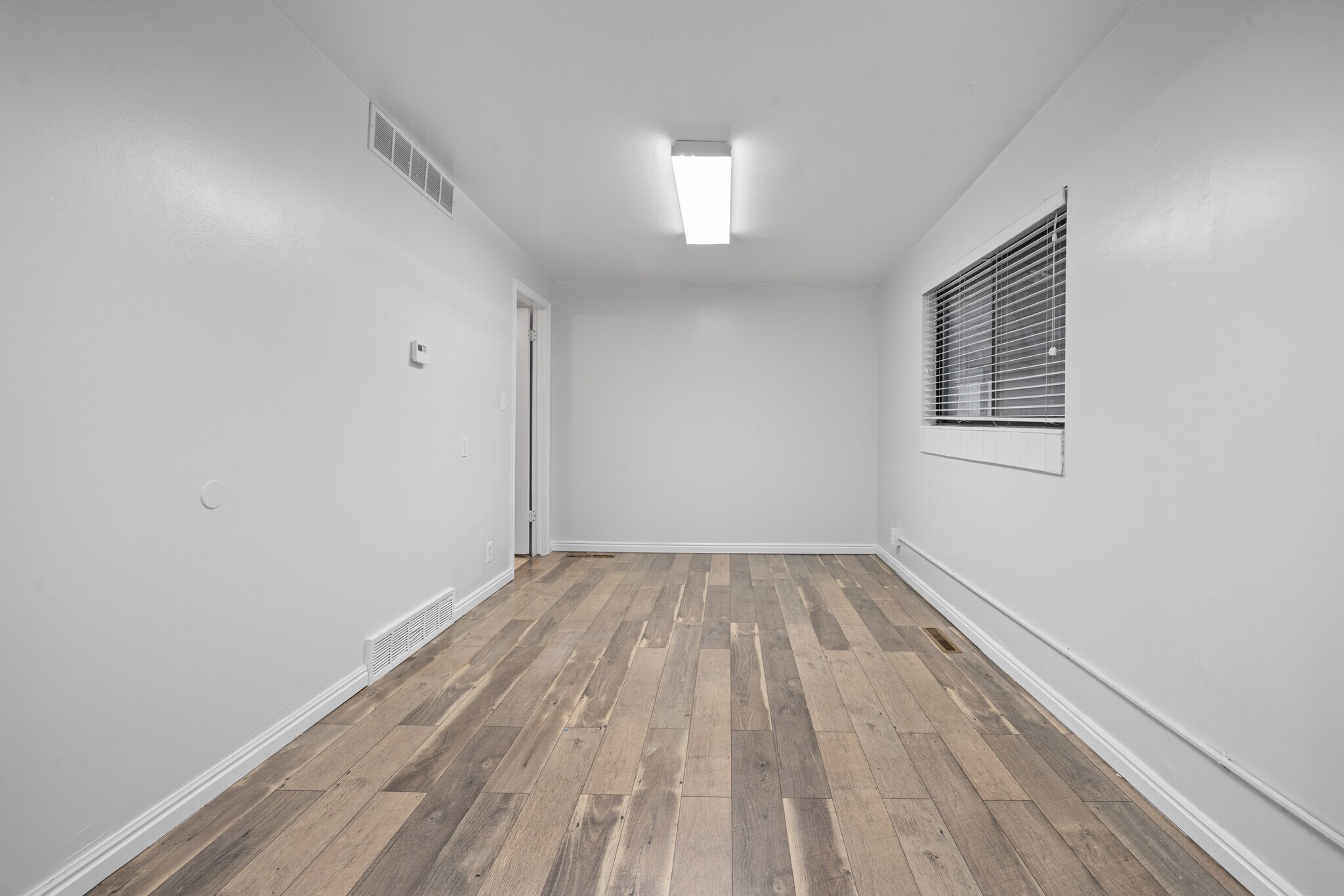 9386 S Redwood Rd, West Jordan, UT à vendre Photo intérieure– Image 1 sur 3