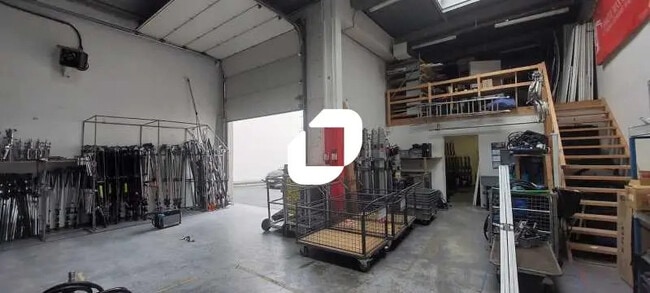 Plus de détails pour Bureau, Local d'activités à louer
