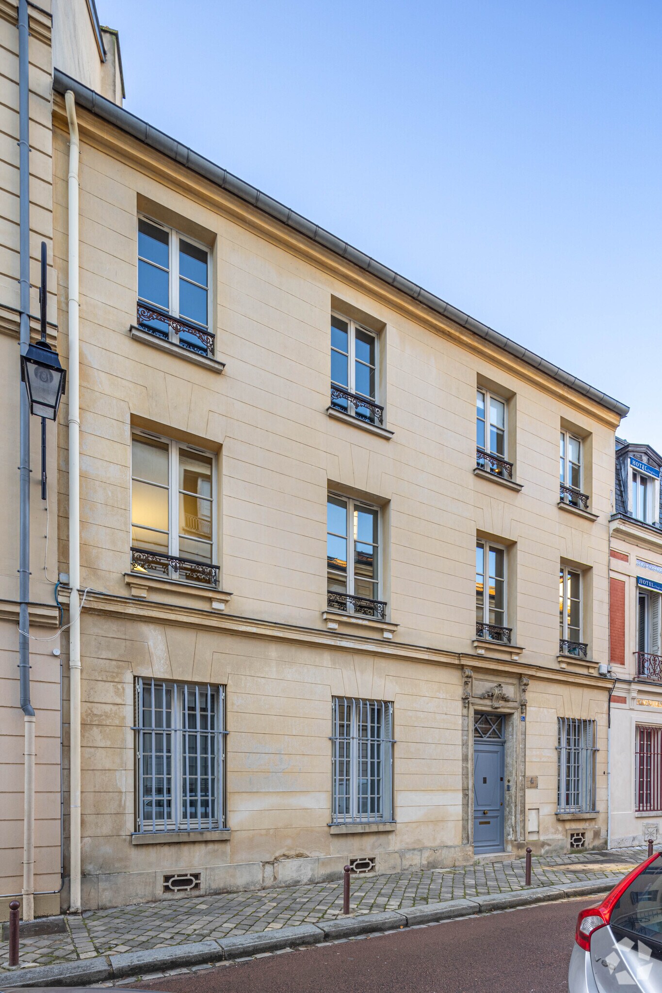 Rue De Fontenay, Versailles à vendre Photo principale– Image 1 sur 6