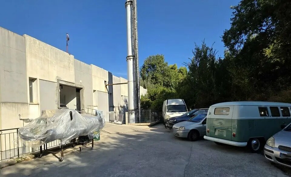 Local d'activités dans Vence à vendre - Photo de l’immeuble – Image 1 sur 1