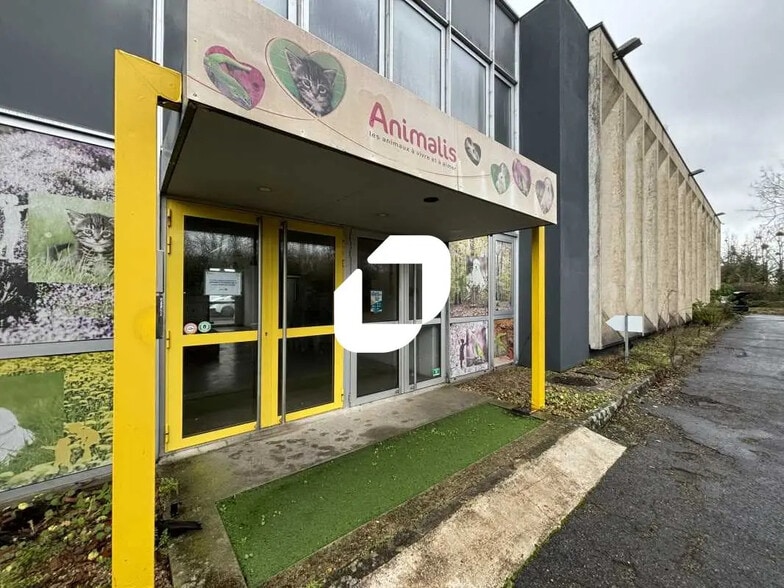 Bureau dans Évry-Courcouronnes à louer - Photo de l’immeuble – Image 2 sur 11