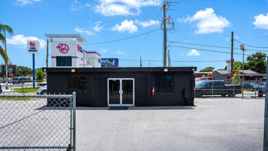 3100 NW 27th Ave, Miami, FL à louer Photo intérieure– Image 2 sur 14