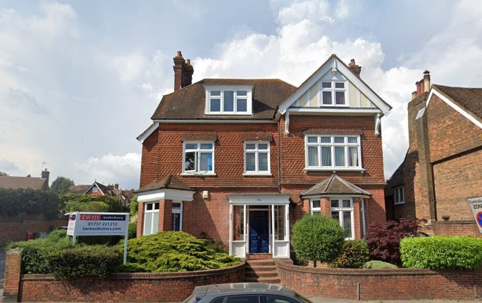 40 West St, Reigate à louer Photo principale– Image 1 sur 7