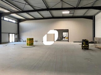 Plus de détails pour Local d'activités à louer