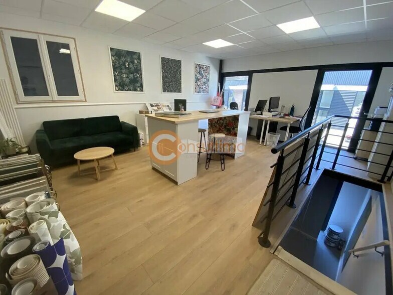 Bureau dans Ayguemorte-les-Graves à louer - Photo de l’immeuble – Image 2 sur 9