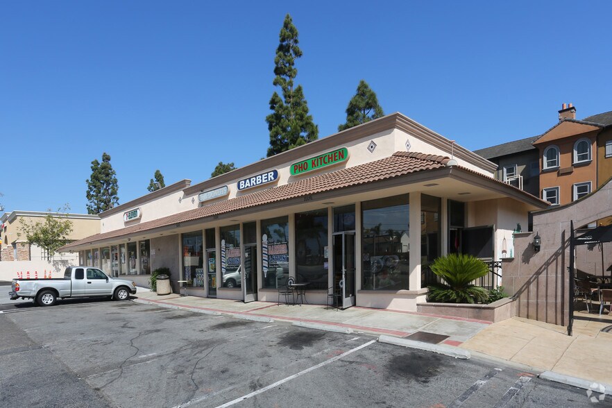 20060 Santa Ana Ave, Costa Mesa, CA à louer - Photo de l’immeuble – Image 3 sur 7