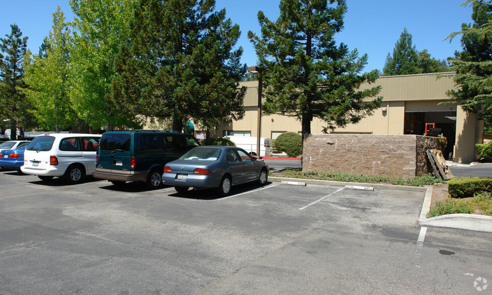 300 El Pueblo Rd, Scotts Valley, CA à louer - Photo de l’immeuble – Image 2 sur 14