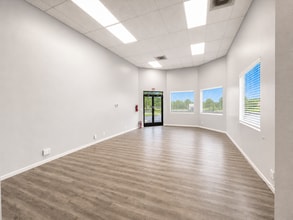 27 W Main St, Alhambra, CA à louer Photo intérieure– Image 1 sur 10