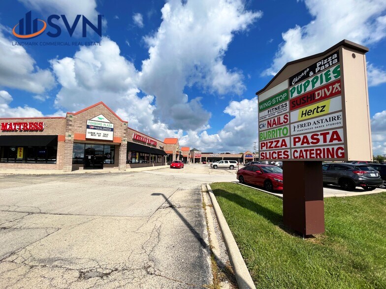 2400 E Main St, Saint Charles, IL à louer - Photo de l’immeuble – Image 1 sur 8