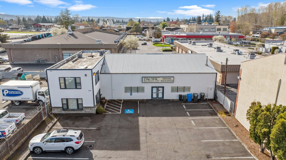 126 15th St SE, Puyallup, WA à louer - Photo principale – Image 1 sur 35