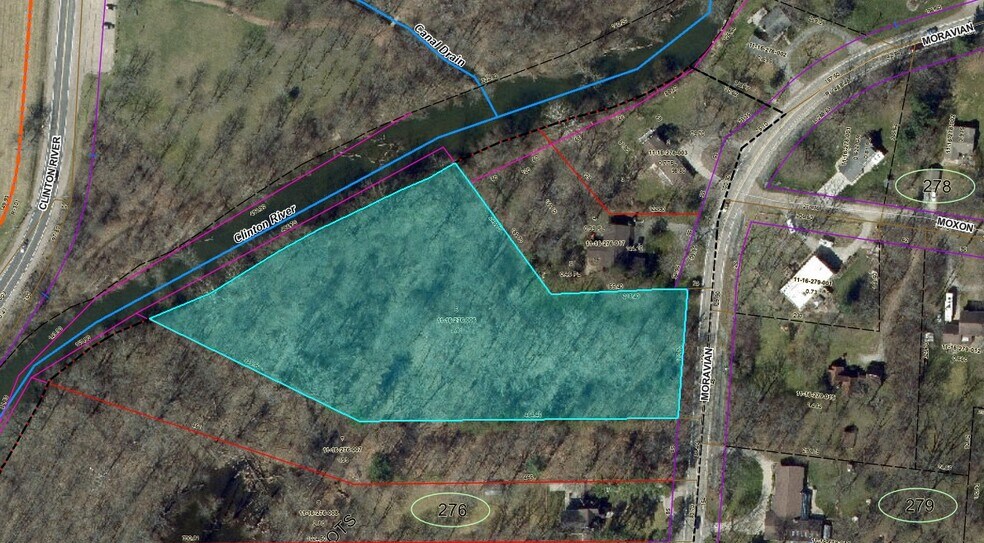 39939 Moravian Drive Dr, Clinton Township, MI à vendre - Photo de l’immeuble – Image 2 sur 3