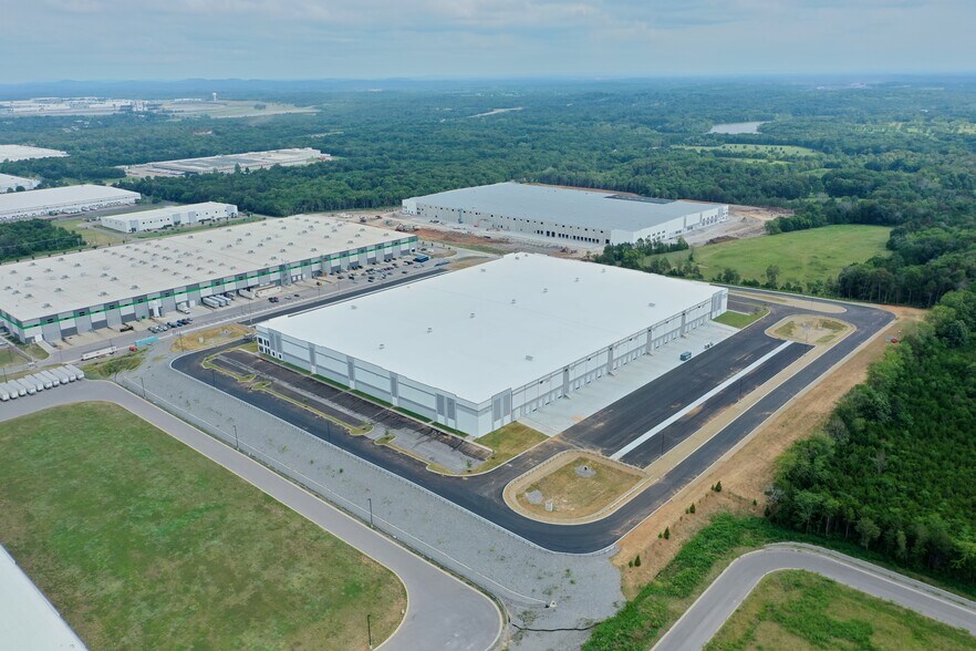 600 Maddox Rd, Mount Juliet, TN à louer - Photo de l’immeuble – Image 3 sur 3