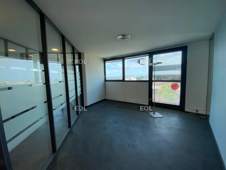 Bureau dans Marseille à louer - Photo de l’immeuble – Image 3 sur 7