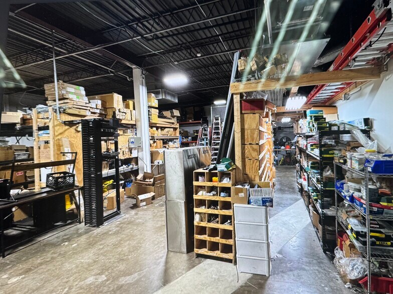 1691 Shelby Oaks Dr N, Memphis, TN à louer - Photo de l’immeuble – Image 3 sur 4