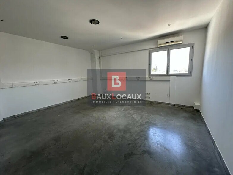 Bureau dans Vedène à vendre - Photo de l’immeuble – Image 3 sur 8